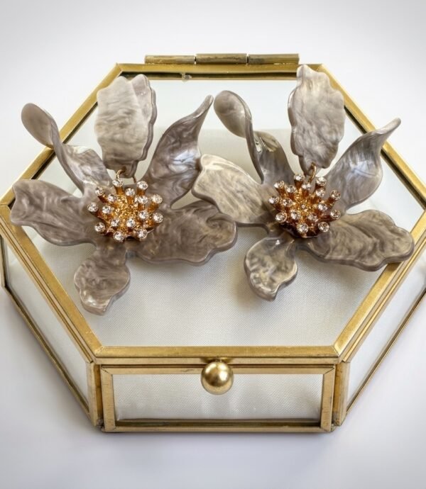 Aretes flor plateada